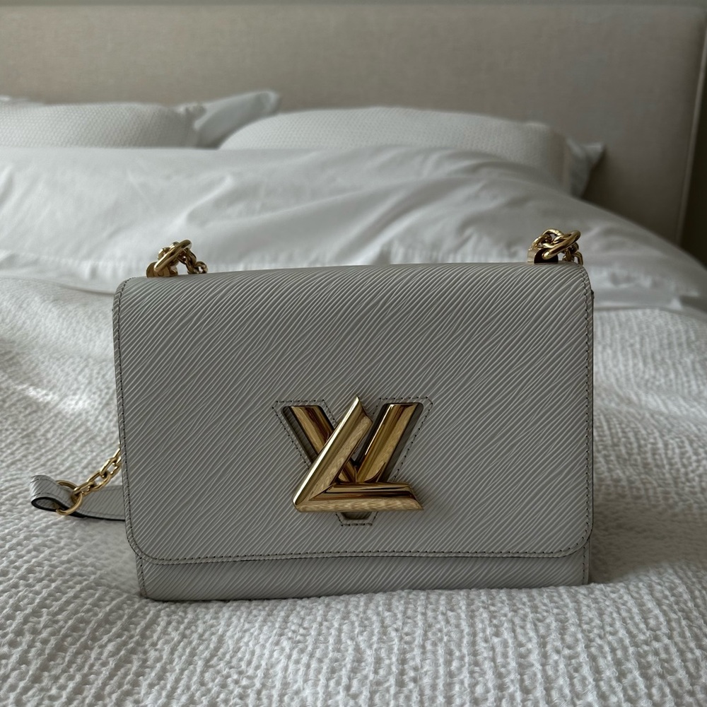 ⭐️SOLD⭐️Louis Vuitton Epi Twist Shoulder Bag White